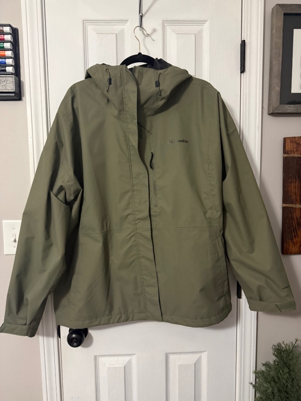 Women’s Columbia Rain Jacket